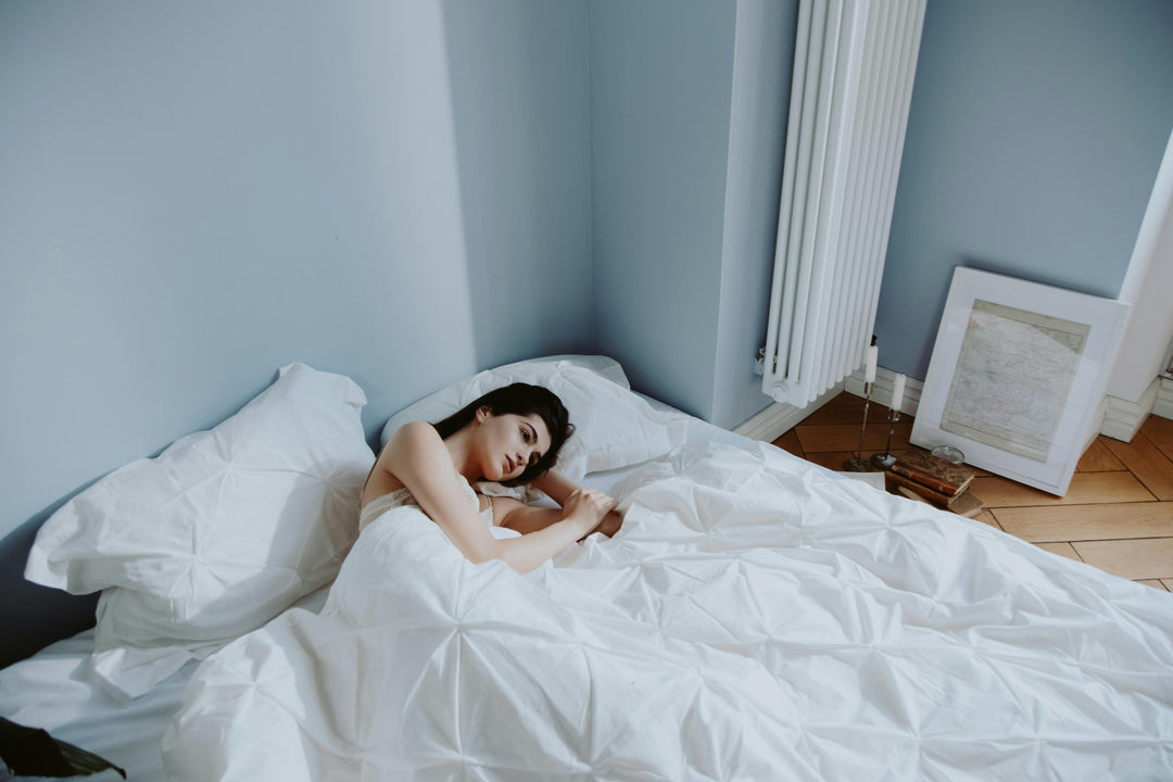 Why Do I Toss and Turn All Night? Causes, Fixes & Sleep Rhythm Reset